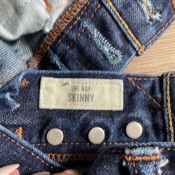 Abercrombie & Fitch Skinny jeans Dark wash Hidden button fly Mid rise Women’s 28 - Picture 8 of 15